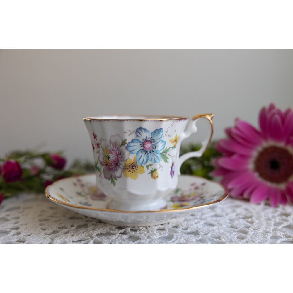 Vintage Elizabethan Fine Bone China Floral teacup and saucer made in England